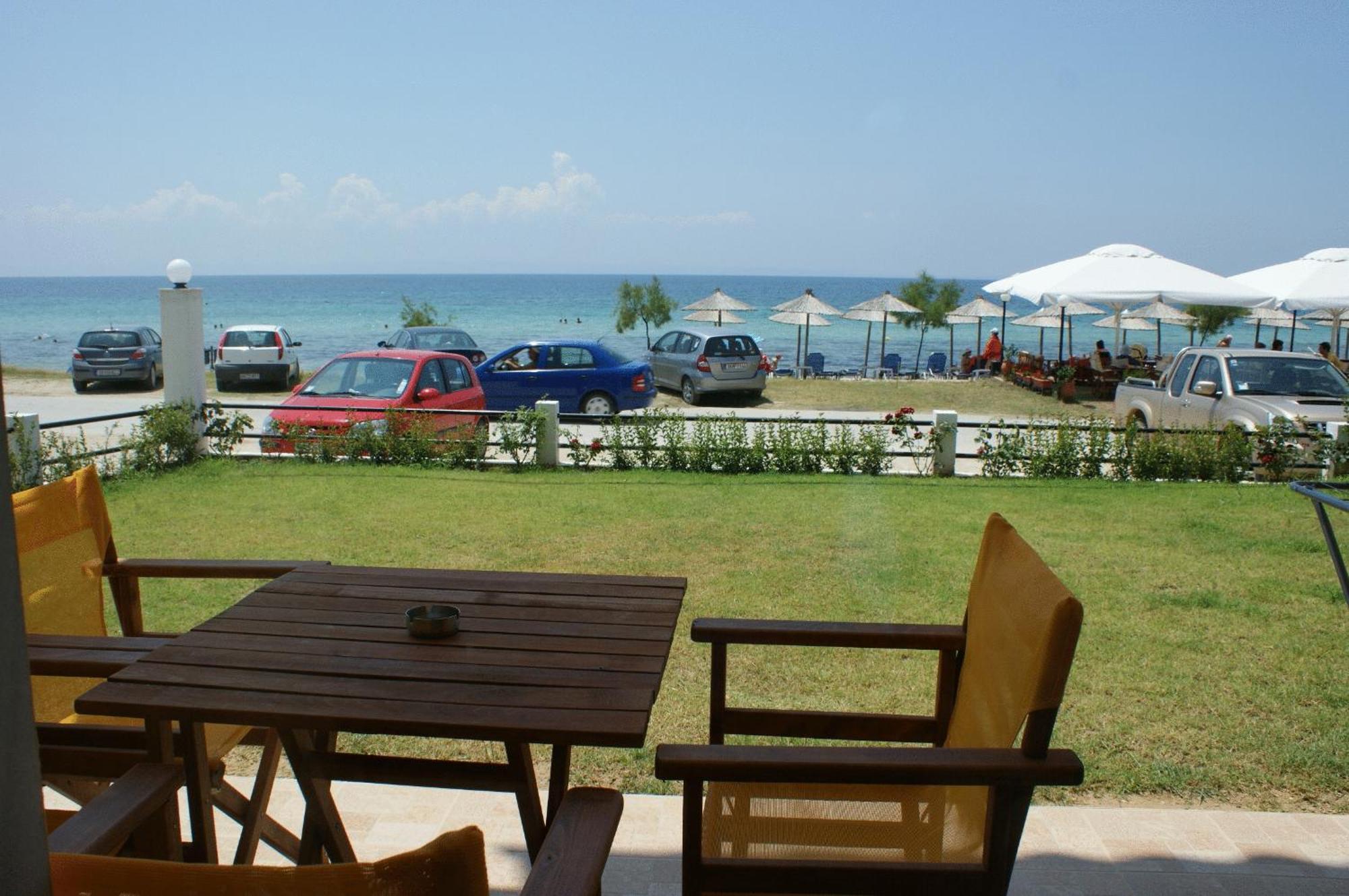 Assano Seafront Luxury Apartment Nikiti  Bagian luar foto