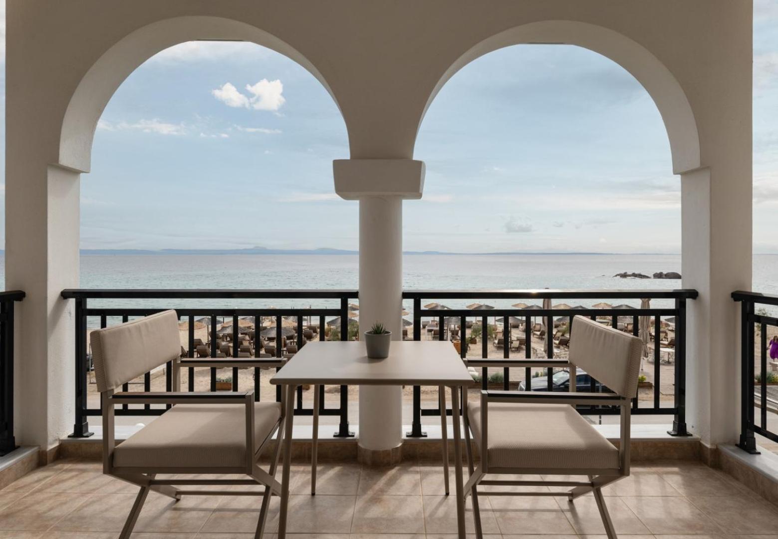 Assano Seafront Luxury Apartment Nikiti  Bagian luar foto