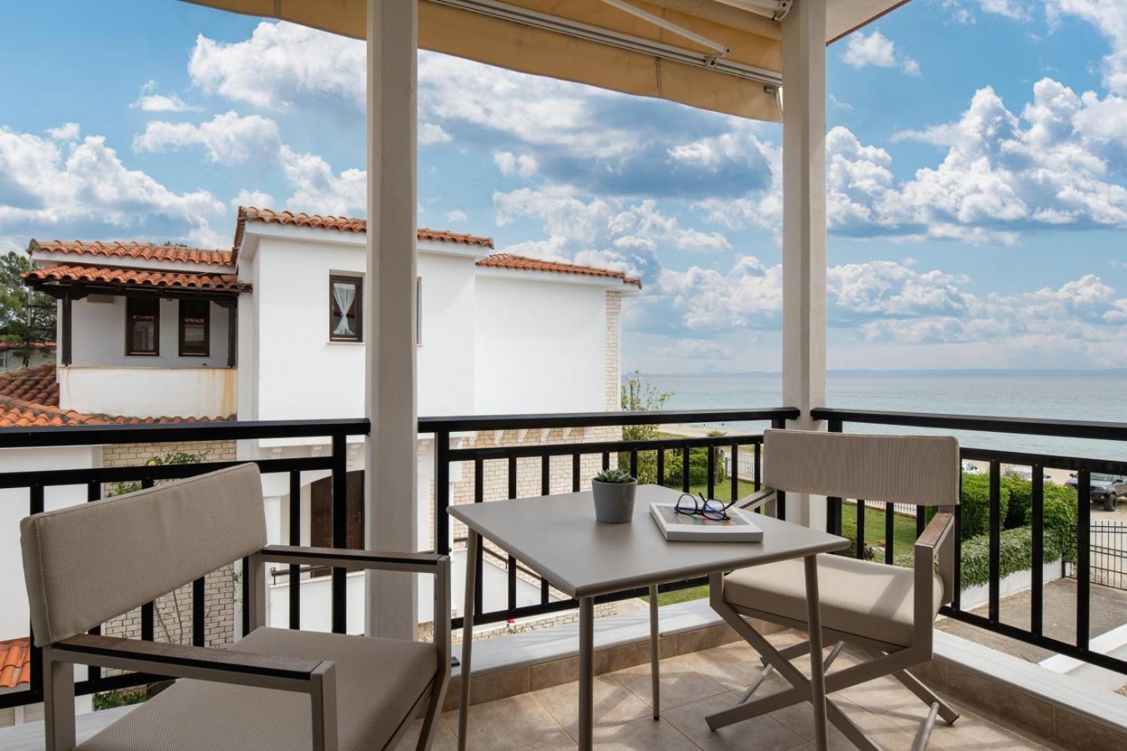 Assano Seafront Luxury Apartment Nikiti  Bagian luar foto