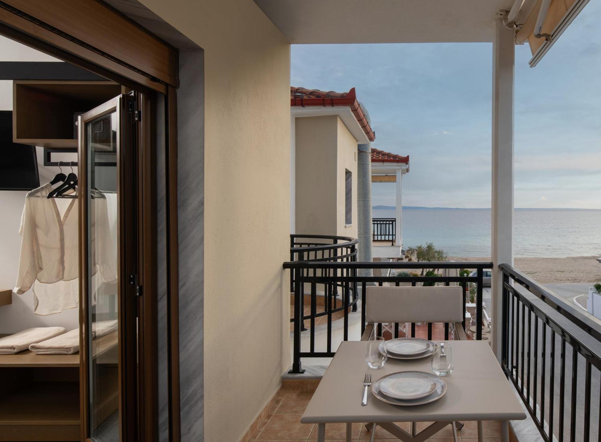 Assano Seafront Luxury Apartment Nikiti  Bagian luar foto