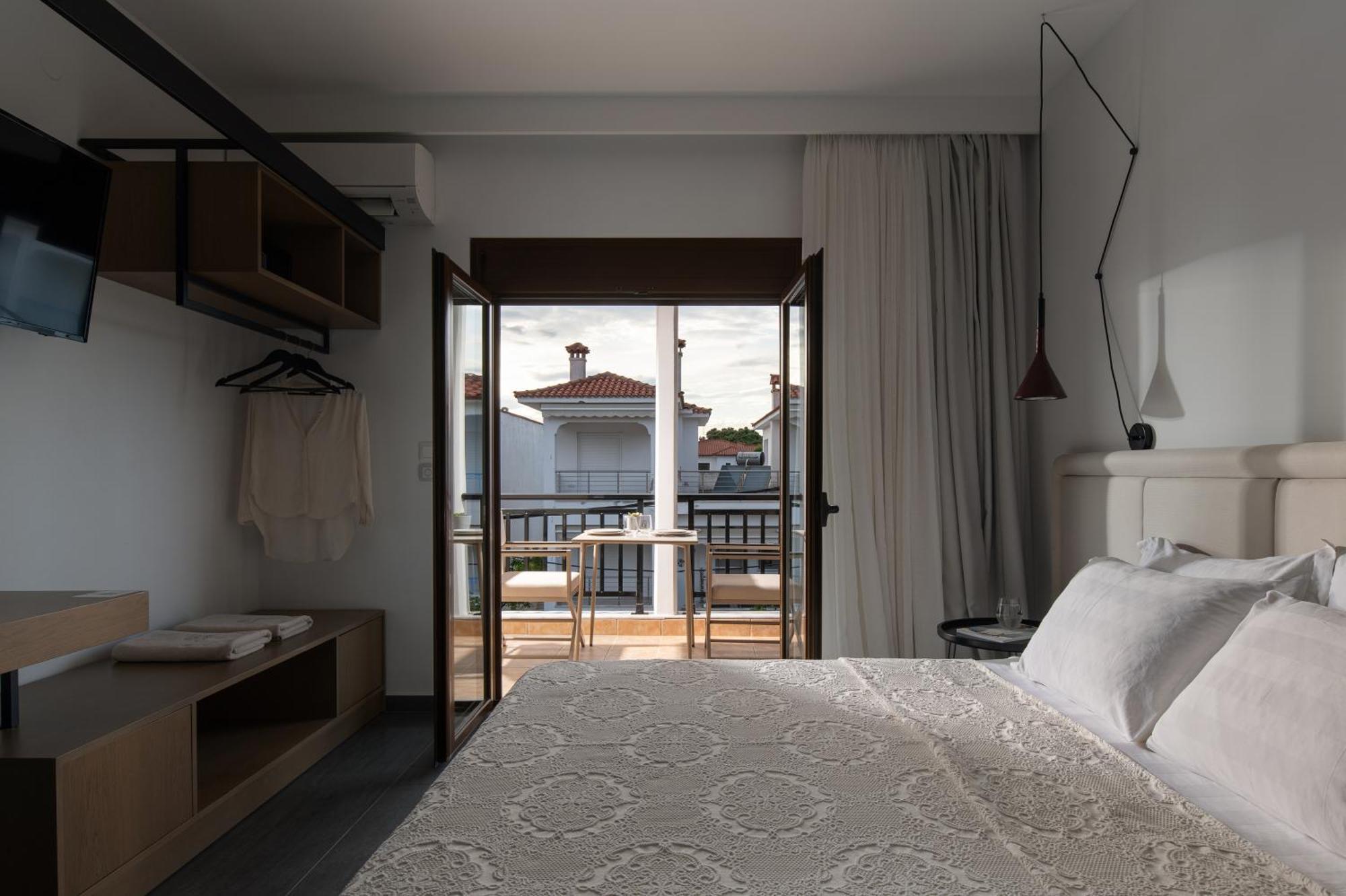 Assano Seafront Luxury Apartment Nikiti  Bagian luar foto
